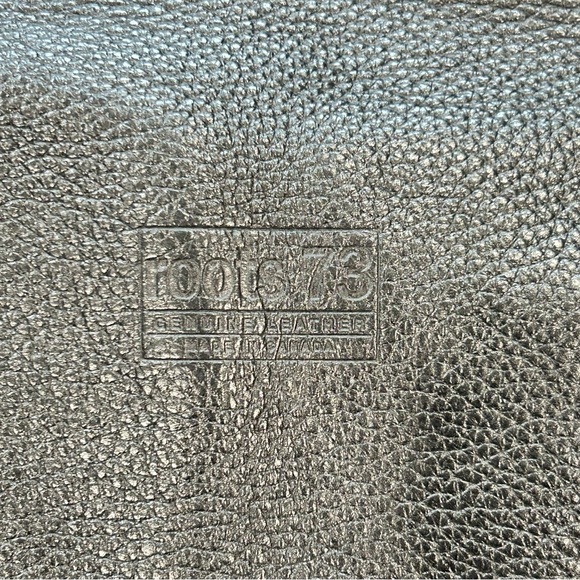 Roots Vintage Village Crossbody Bag Like New Black Pebble Leather - Picture 10 of 13